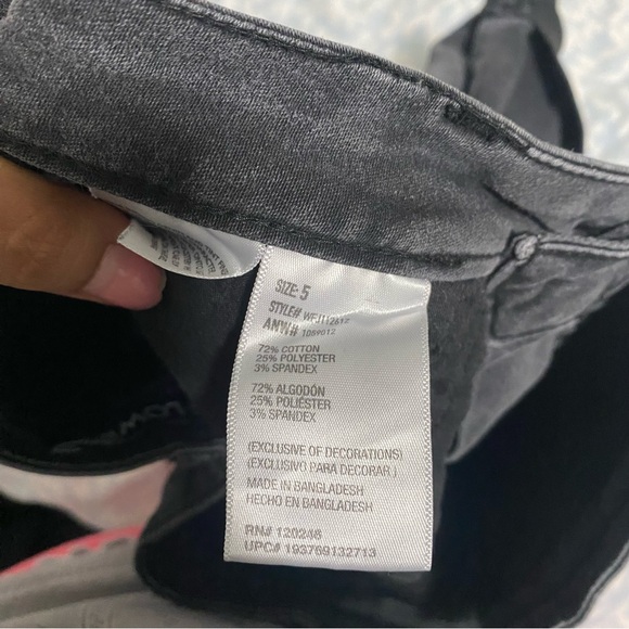 Wallflower Black high waisted shorts size 5 - Picture 5 of 6